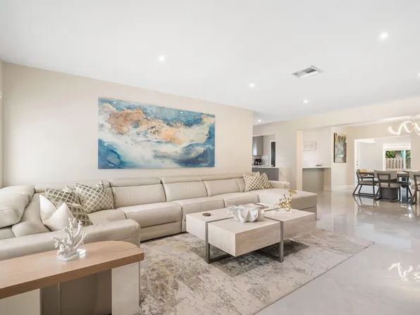 4760 NE 17th Avenue, Oakland Park, FL 33334