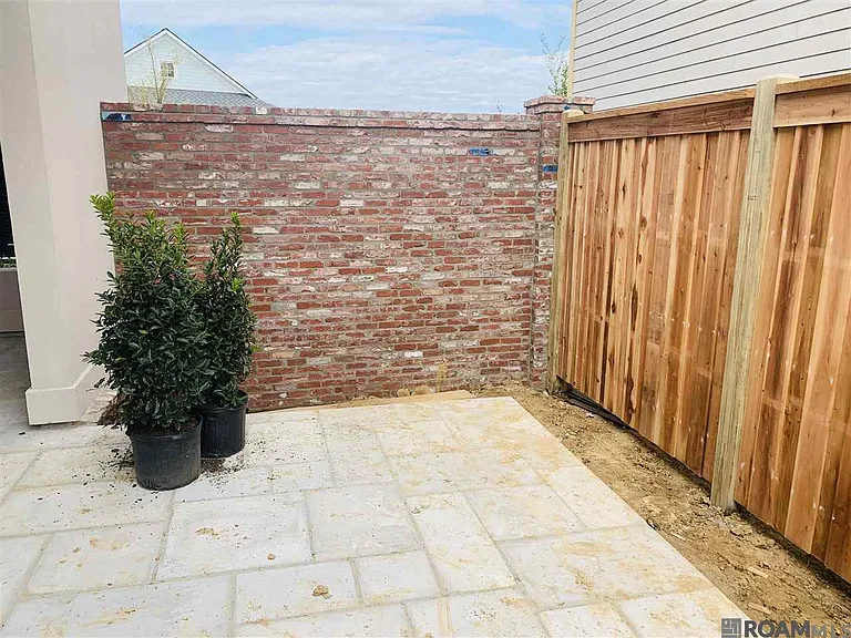 2212 Belfleur St — Photo 25