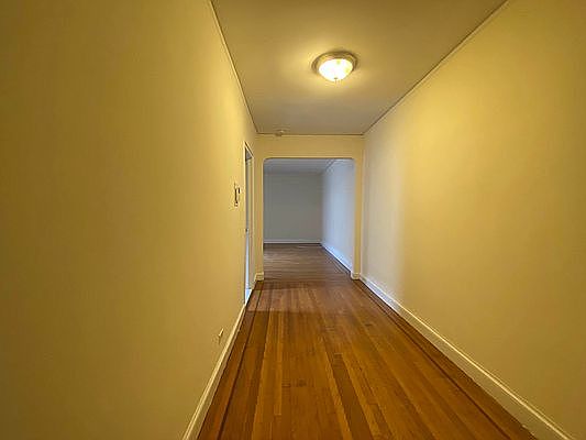 4th image of 212 W 22nd St APT 4P