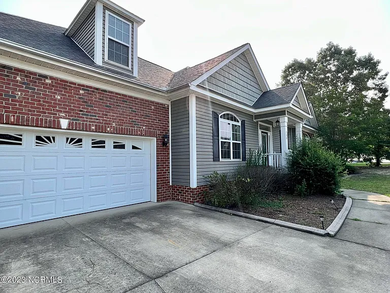 206 Sandy Springs Rd — Photo 4