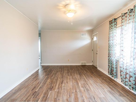 5th image of 4000 Halsey Pl