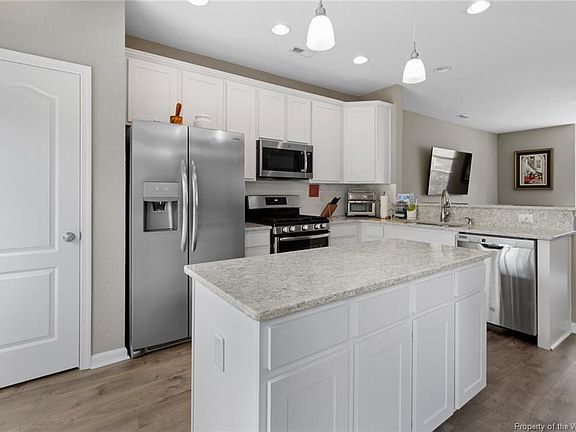 4th image of 1104 Prosperity Ct