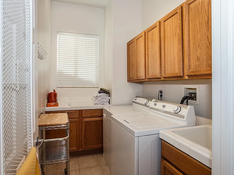 82 Sedona Ct — Photo 33