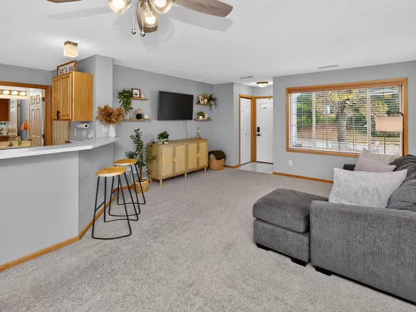 3701 Brook Ridge Ct Unit 406, Des Moines, IA 50317