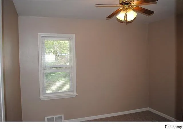 23269 Ithaca Ave — Photo 7