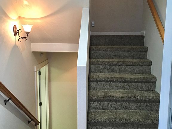 4th image of 1761 NE Lotus Dr Unit 1