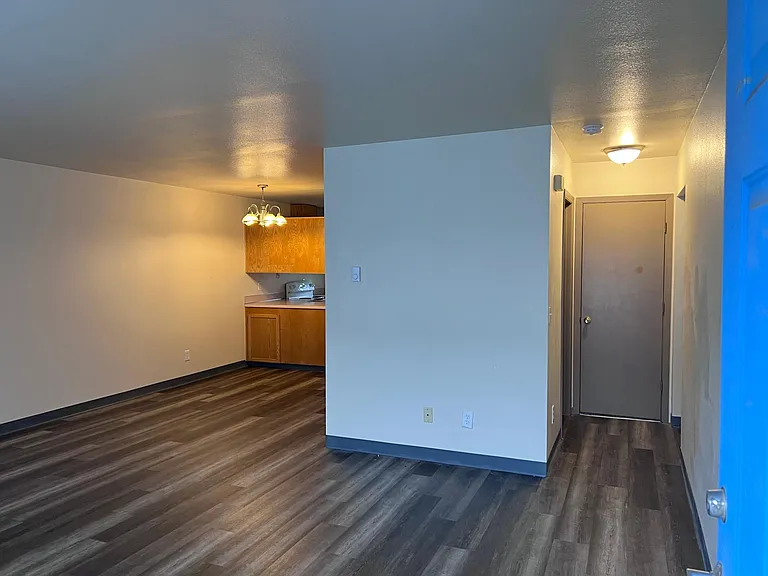 405 Pine Ave #2 — Photo 2