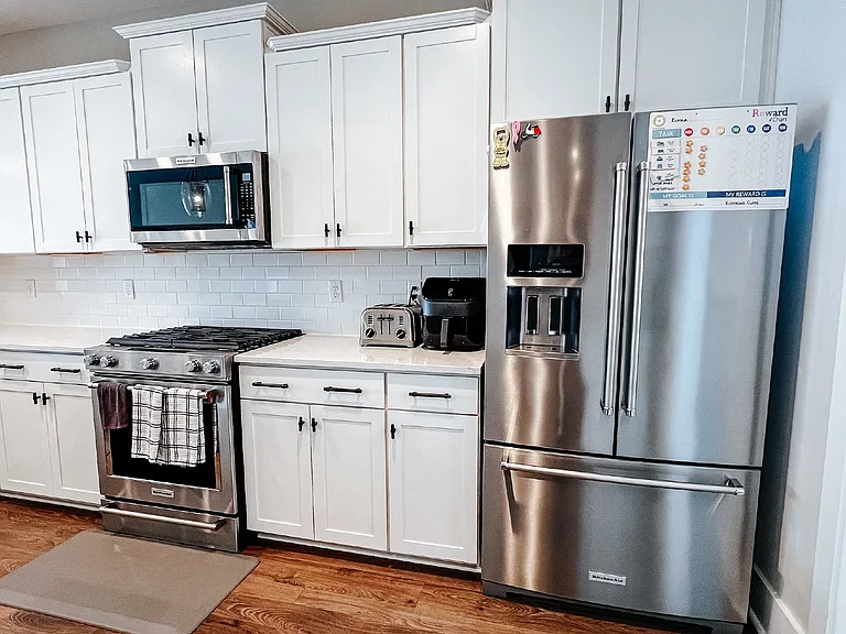 393 Oak Park St — Photo 28