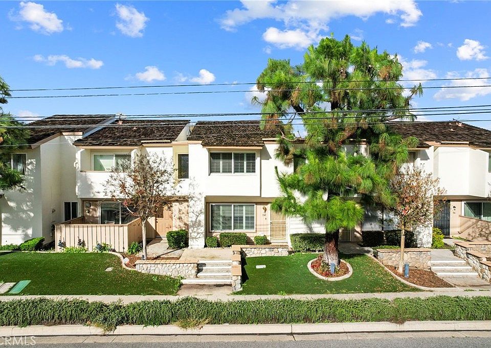 1st image of 360 Meadow Ct