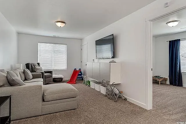 937 E Mecham Ave — Photo 12