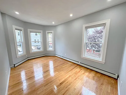 295 Windsor St #2 Photo 1