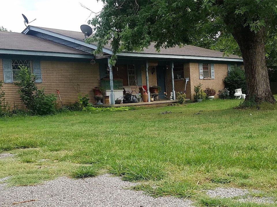 1st image of 718 Christmas Ln