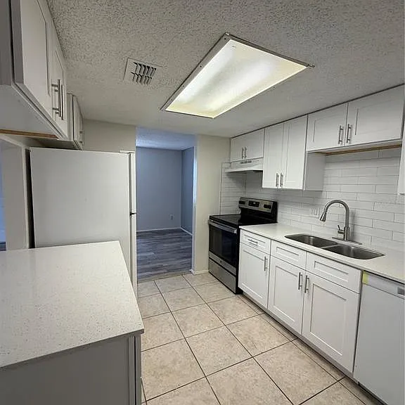 4911 Silver Oaks Vlg #F — Photo 26
