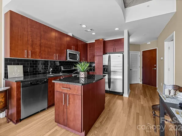 210 N Church St Unit 2305, Charlotte, NC 28202