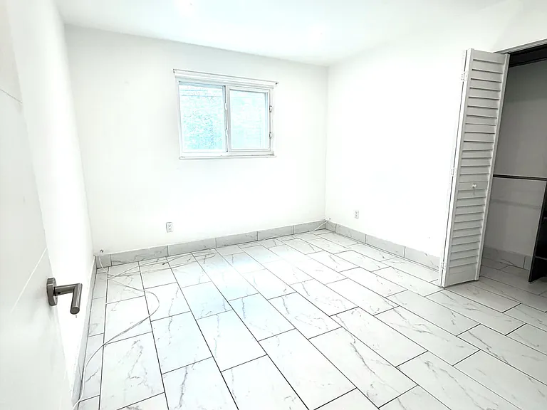 4665 SW 33rd Ave — Photo 13