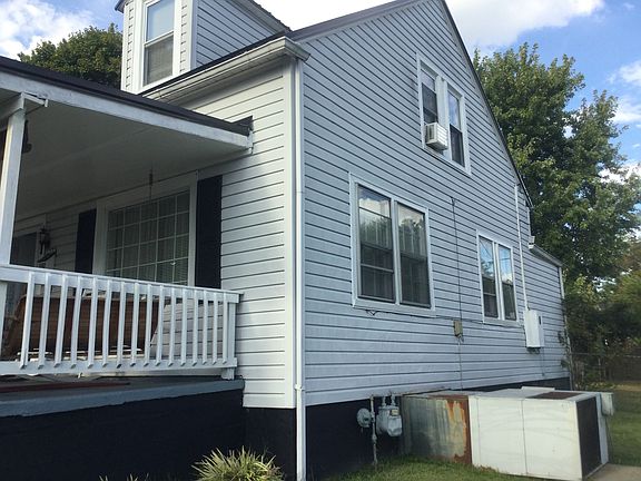 3rd image of 1849 Oakwood Dr