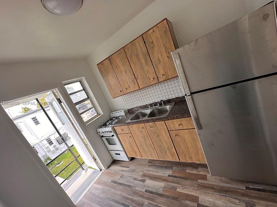 1st image of 10015 NW 7th Ct APT 3C