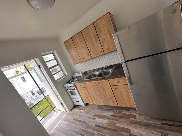 10015 NW 7th Ct APT 3C, Miami, FL 33150