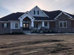 1925 Hickory Knoll Dr, Xenia, OH 45385