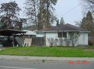 1702 SW Bridge St, Grants Pass, OR 97526