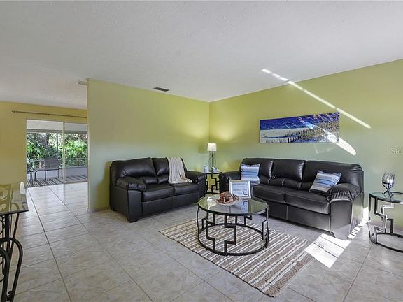 5th image of 5211 Presidential St
