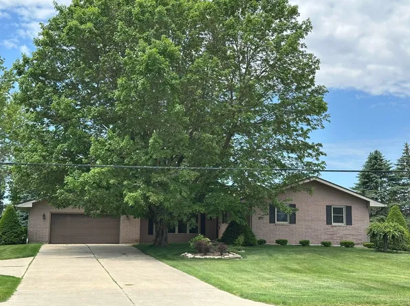 432 N Freedom, Lena, IL 61048