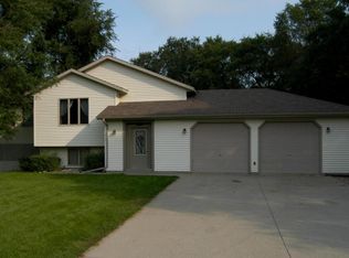1911 Parkview Rd NE, Alexandria, MN 56308