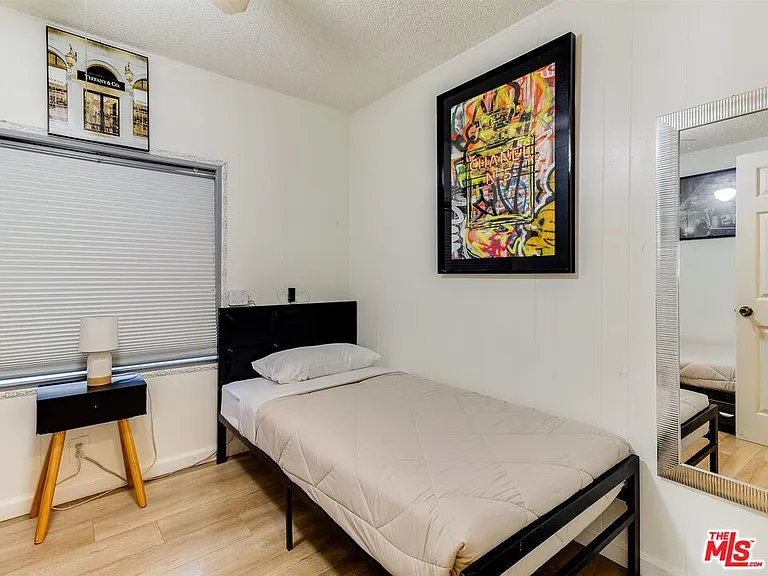 138 S Madison Ave — Photo 15