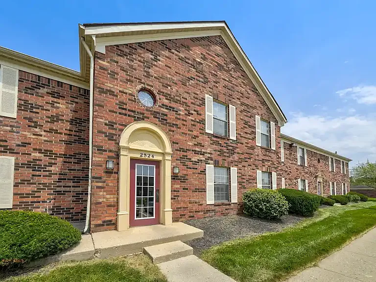 Carlton Court — Photo 25