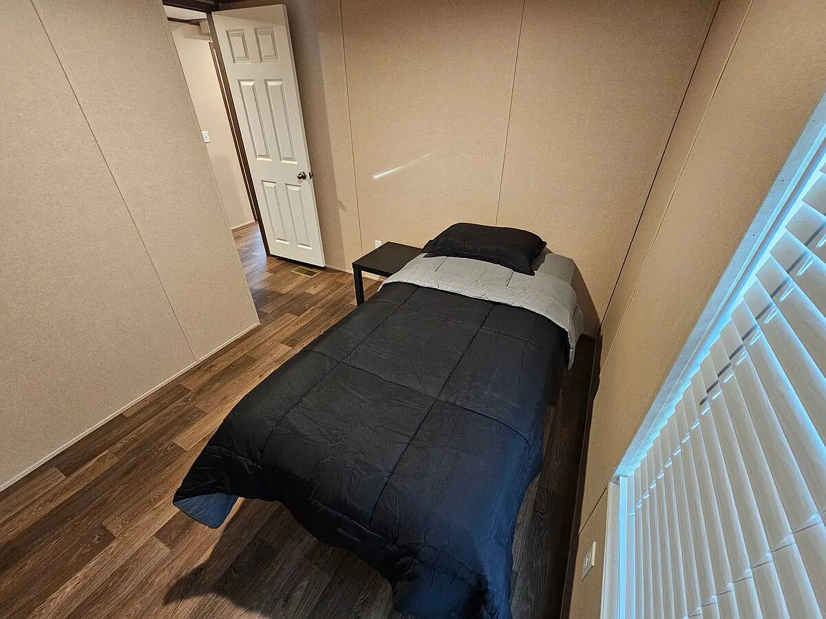 4 bed, $2,800 — Photo 4