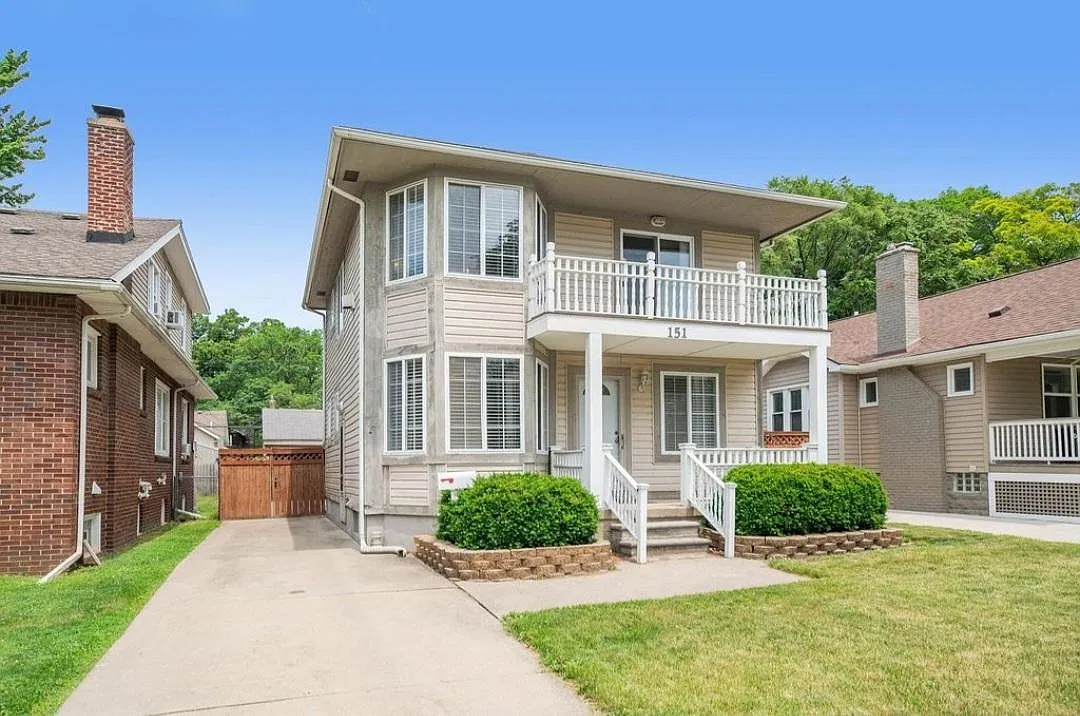 3 bed, 1366 sqft, $2,600 — Photo 3