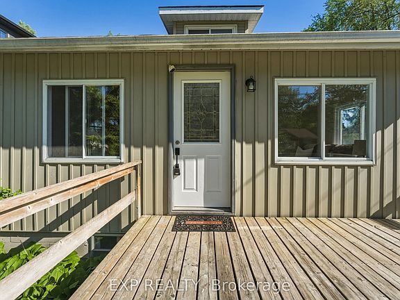 5th image of 217 Bayview Ave