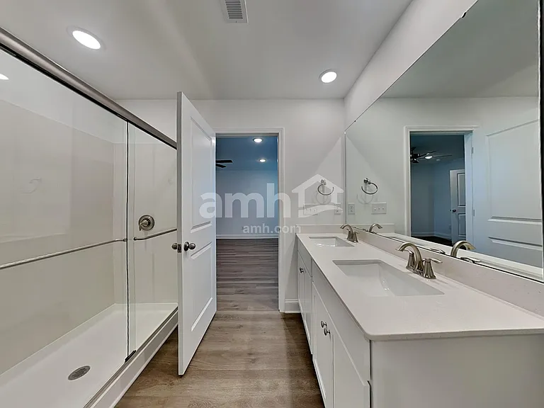 6066 Rosemore Ln — Photo 12