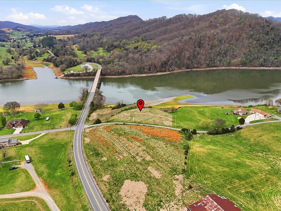 1st image of 101 Riverfront Dr