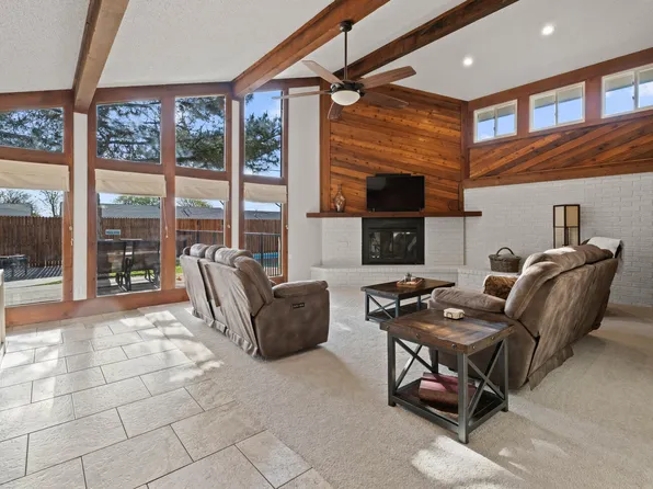 1408 Holliday St, Plainview, TX 79072