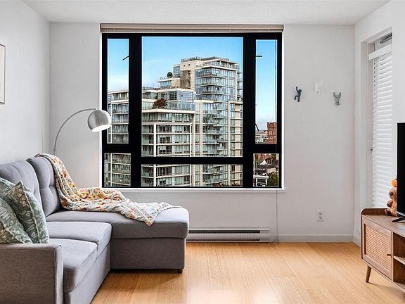 4th image of 751 Fairfield Rd #1001