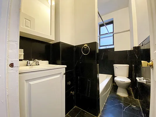 Rented by Union Square Property Management | media 9