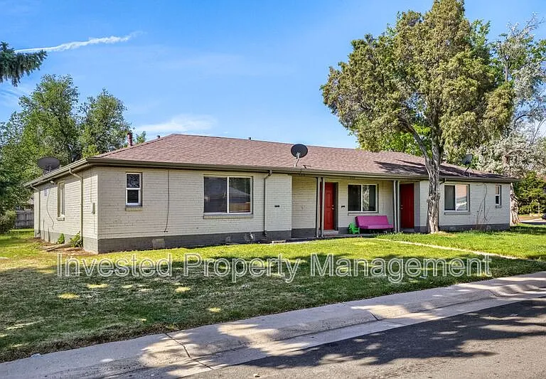 8316 E 16th Ave — Photo 1