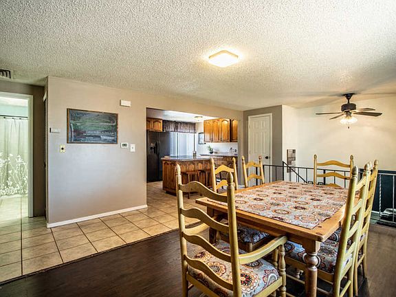 4th image of 3000 Greenbriar Ave