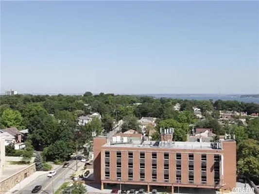 Sold by Douglas Elliman | media 29