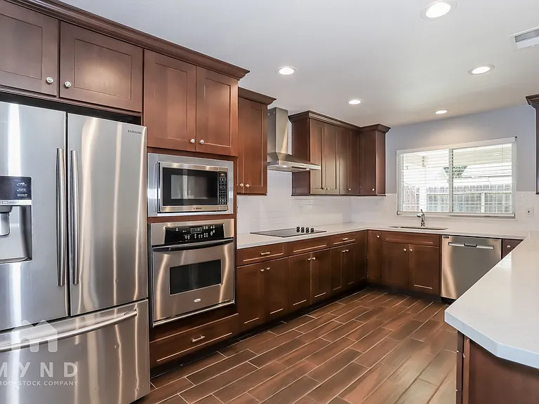 9835 Honey Bear Ln — Photo 8