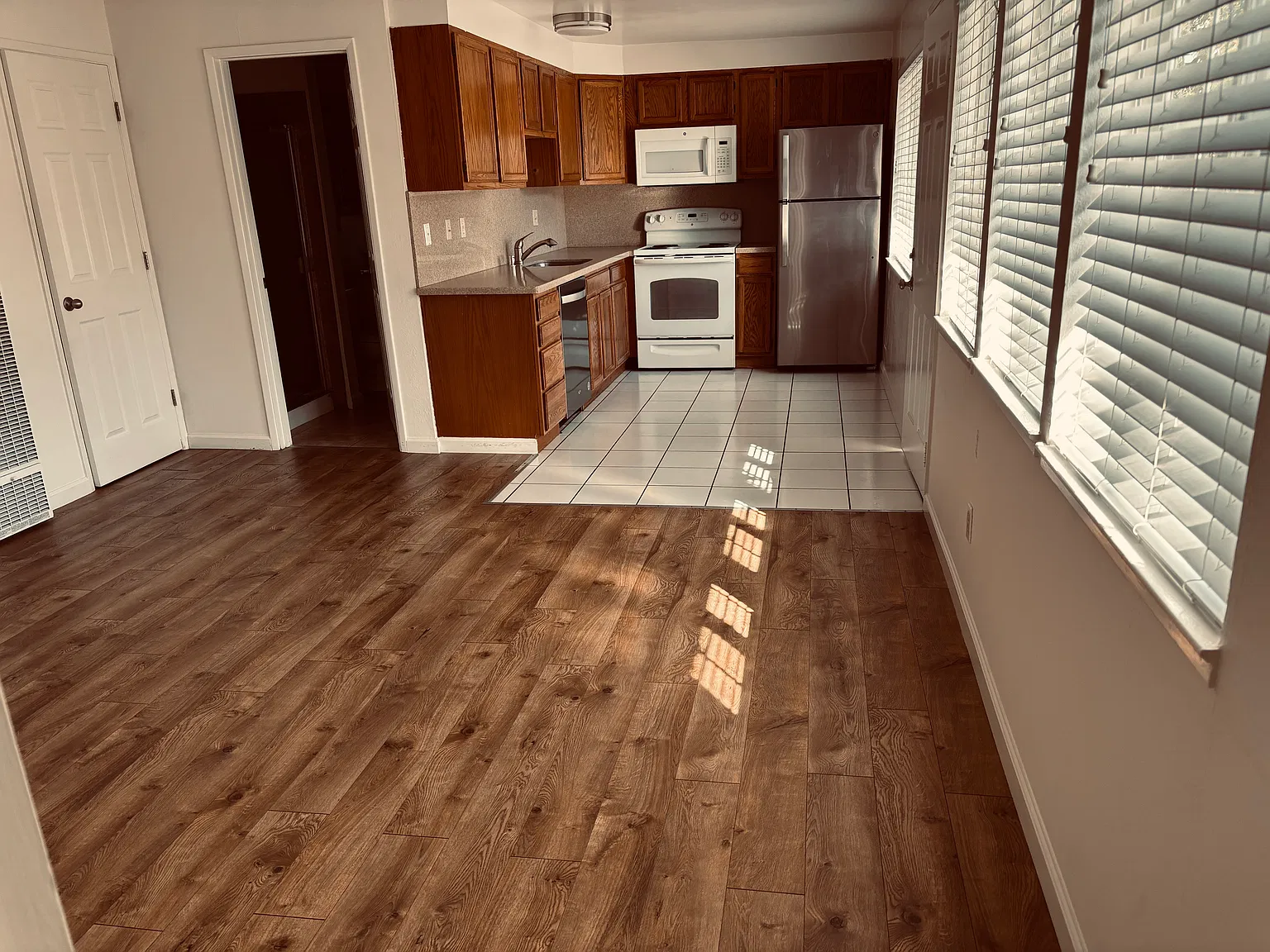 Studio, 550 sqft, $2,495 — Photo 3
