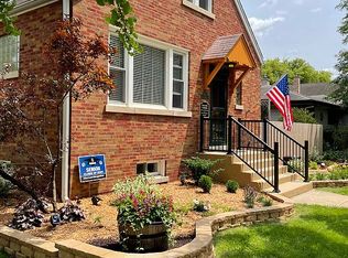 3701 Cleveland Ave, Brookfield, IL 60513