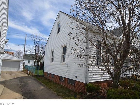 4th image of 1651 Woodhurst Ave