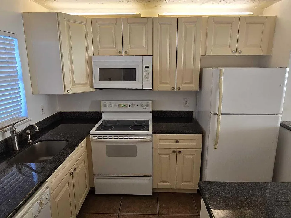 9949 Sandalfoot Blvd #531
