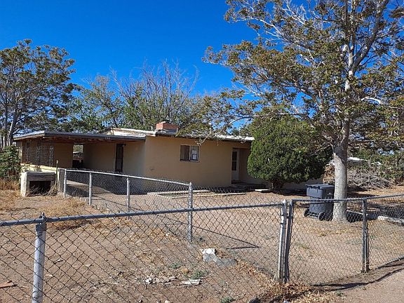 3rd image of 208 Camino Seis SW