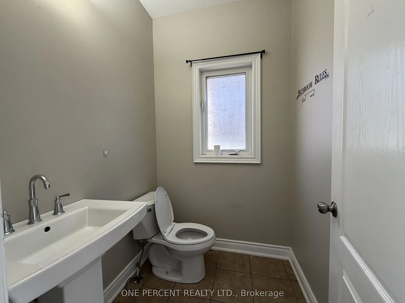 4 bed, $2,700 — Photo 2