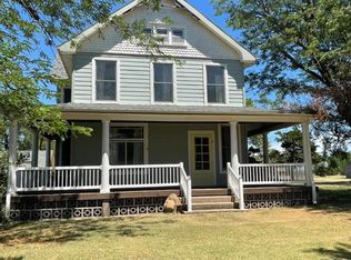 1050 F Rd, Larned, KS 67550