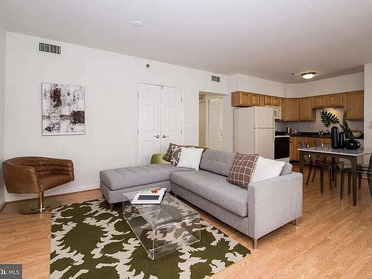 1030 N 2nd St #203 — Photo 17