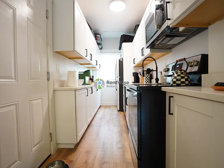 230 Walnut St #24 — Photo 25